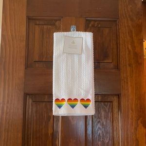 Deborah Connolly Rainbow Hearts kitchen towels (2 towels) NWT